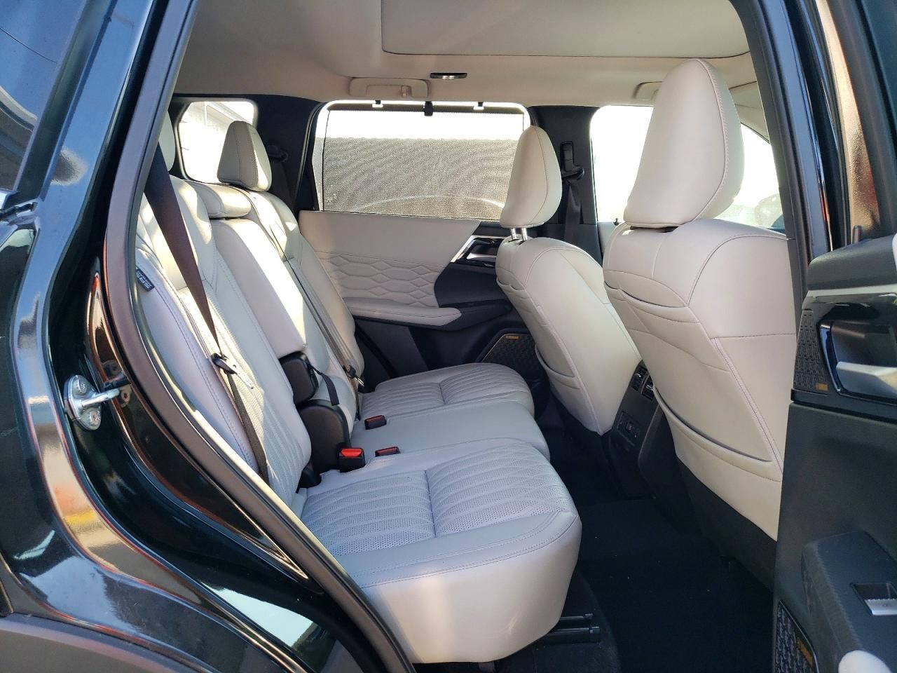 2025 Mitsubishi Outlander sel