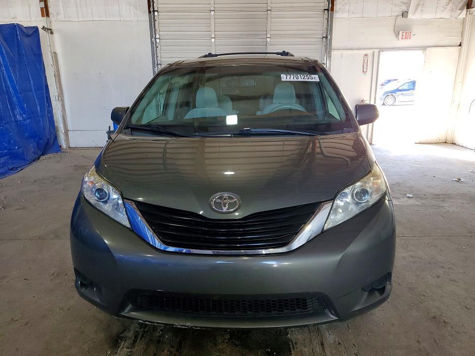2011 Toyota Sienna le