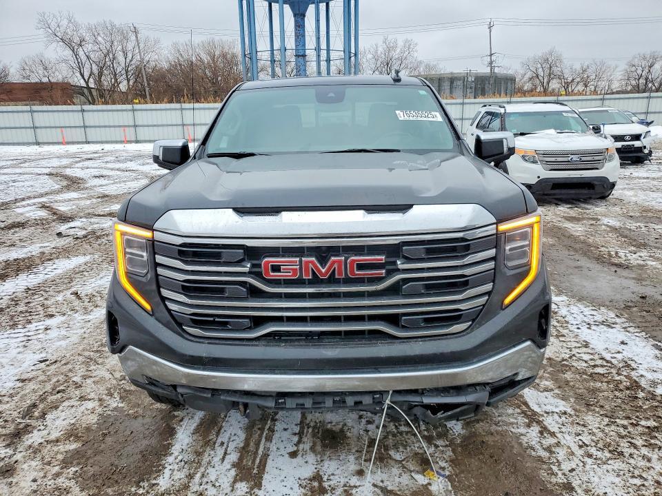 2022 GMC Sierra K1500 slt