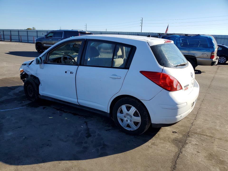 2011 Nissan Versa 1.8 s