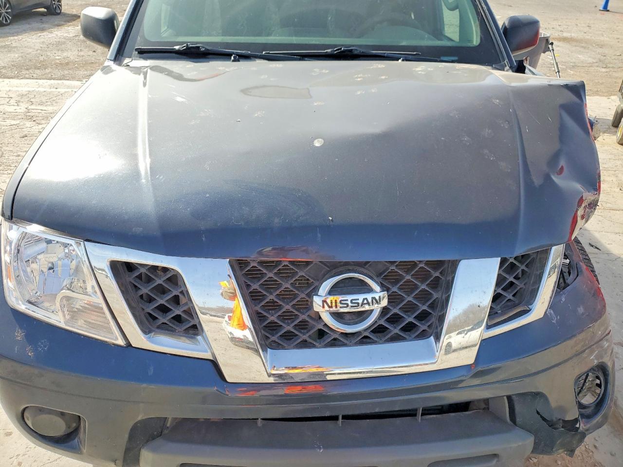 2015 Niss Frontier SV