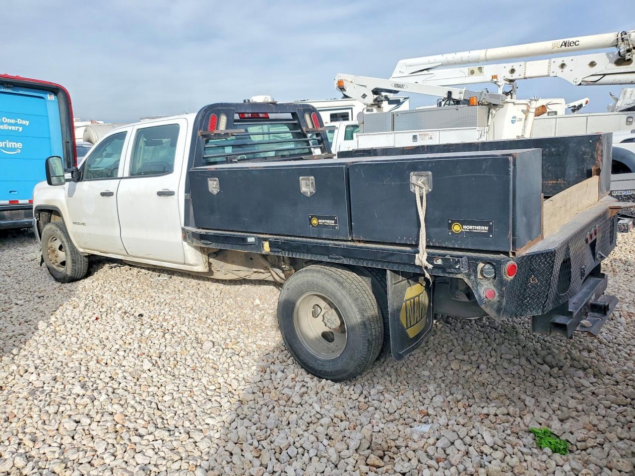 2015 GMC Sierra Flatbed Truck