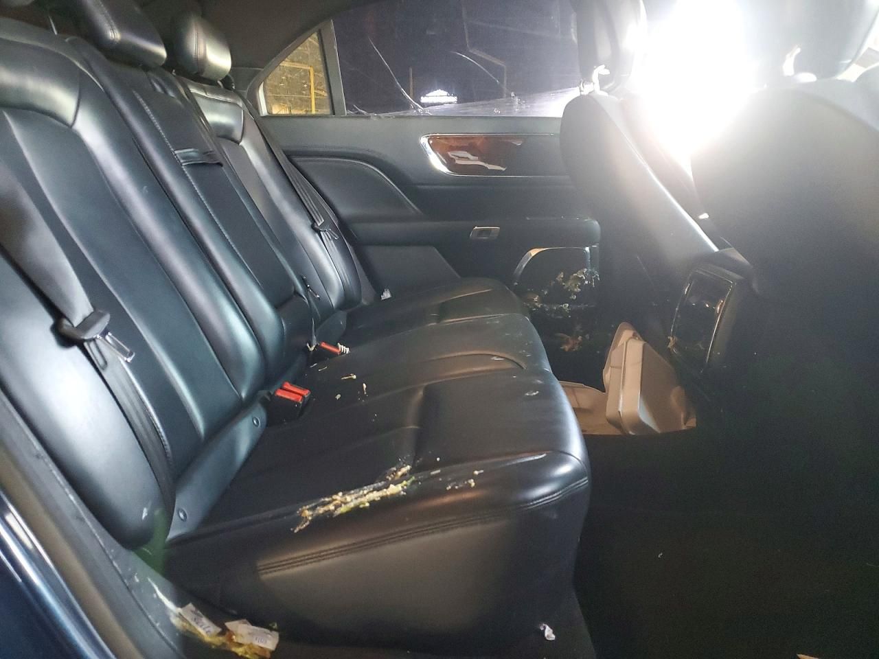 2017 Lincoln Continental Premiere