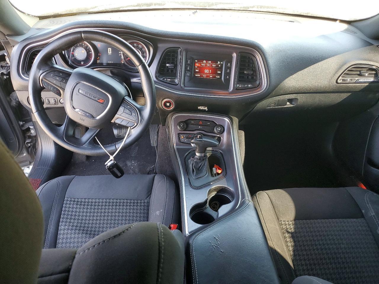 2016 Dodge Challenger sxt