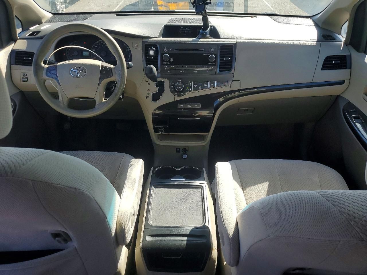 2013 Toyota Sienna le