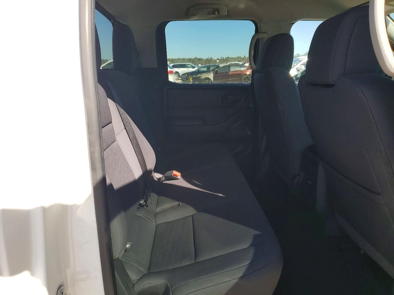 2025 Nissan Frontier s