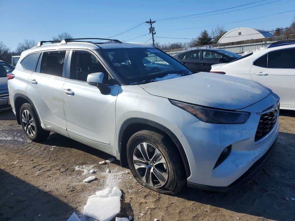 2022 Toyota Highlander xle