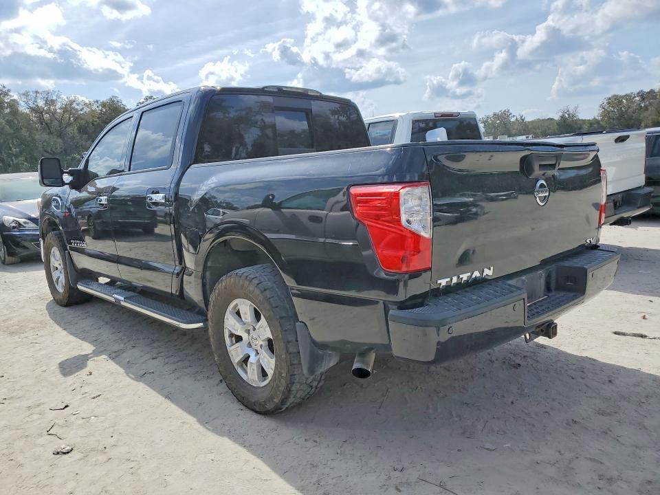 2017 Nissan Titan sv