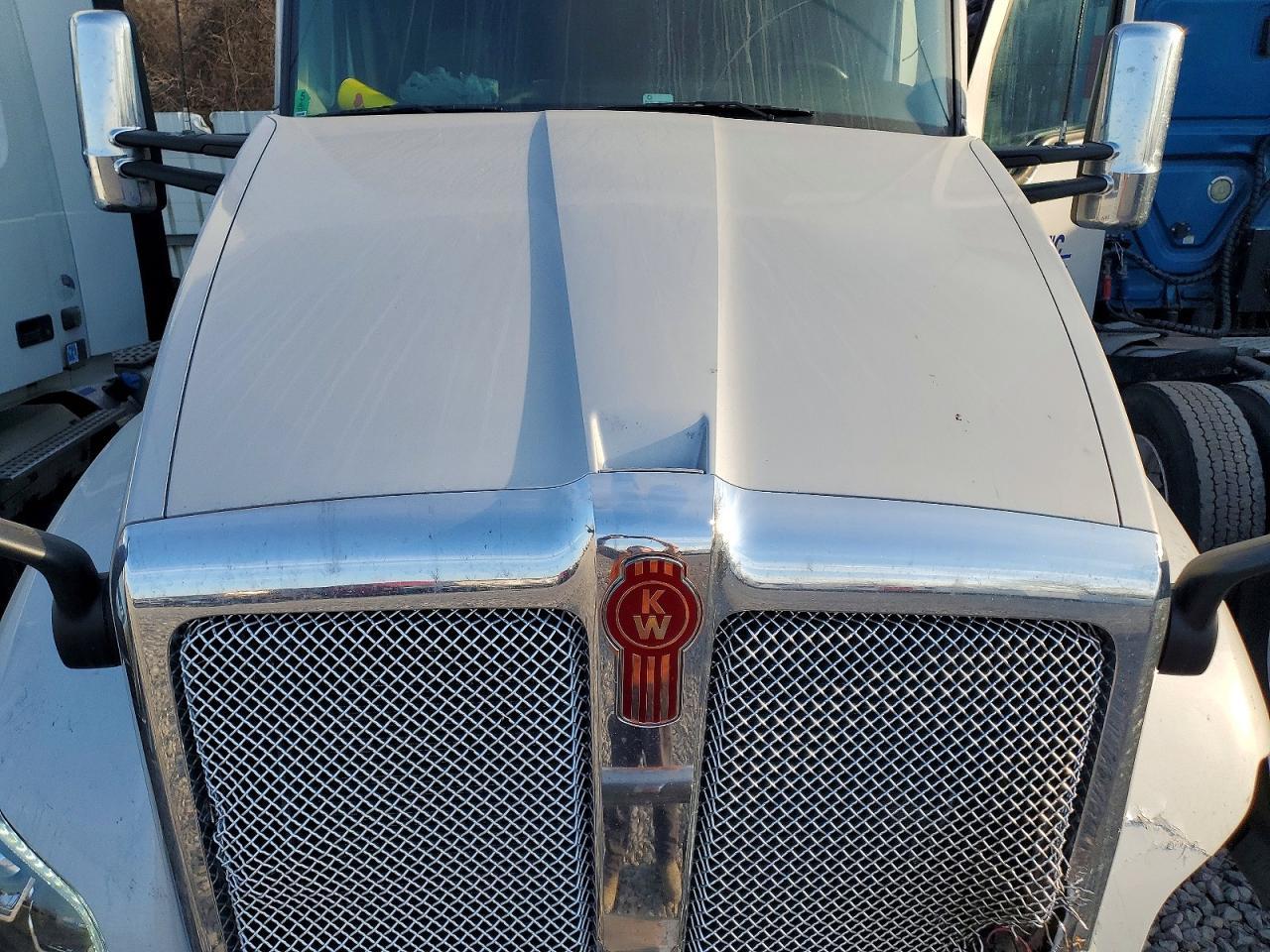 2020 Kenworth Construction T680