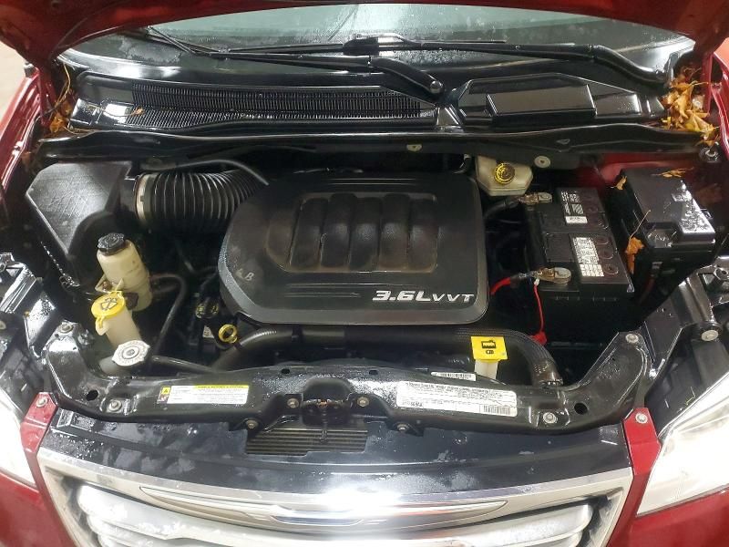 2012 Chrysler Town & Country Touring l