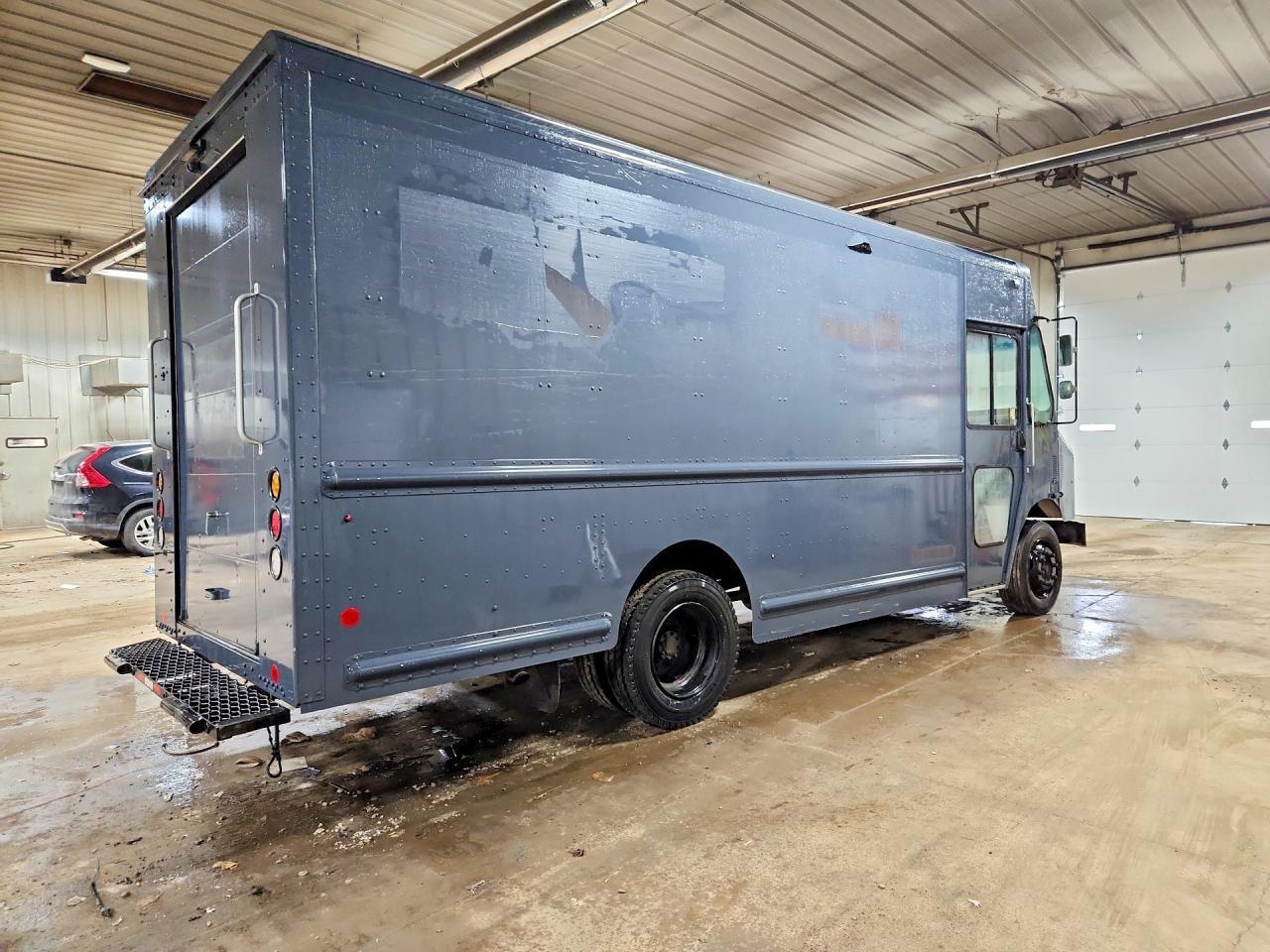 2020 Freightliner MT45G Chassis Delivery Truck