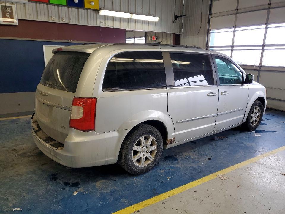 2011 Chrysler Town & Country Touring l