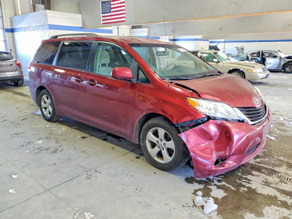 2011 Toyota Sienna le