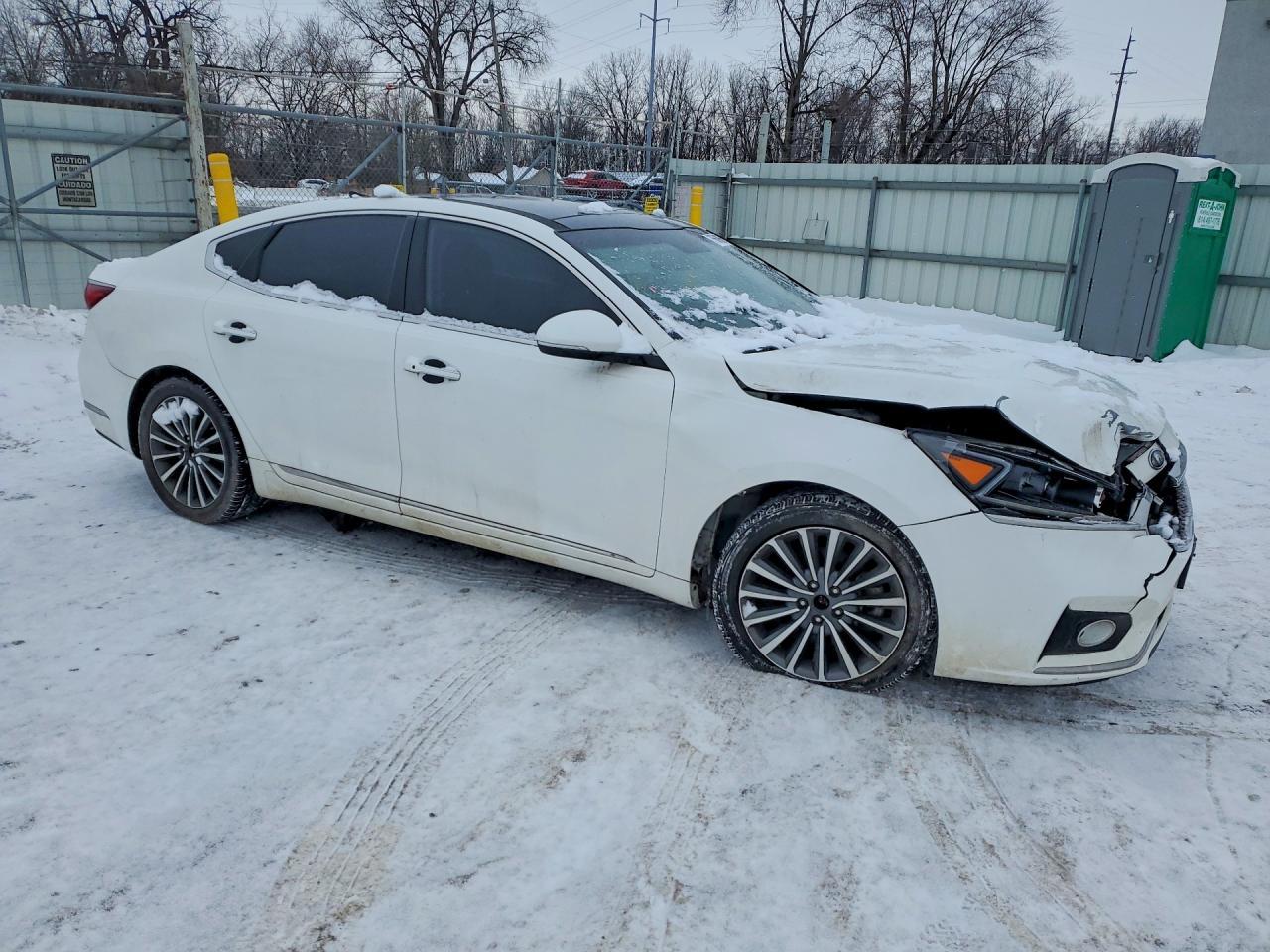 2017 KIA Cadenza Premium