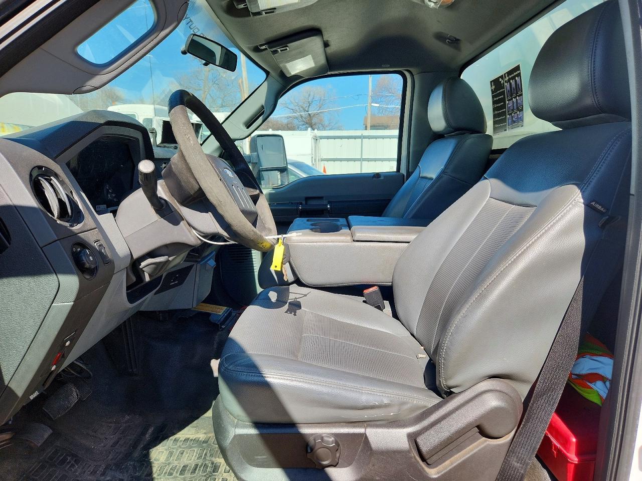 2013 Ford F350 Super Duty BOX Truck