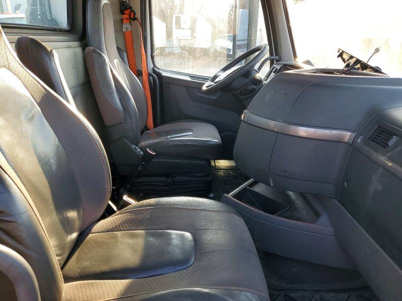 2020 Volvo Vnr Semi Truck