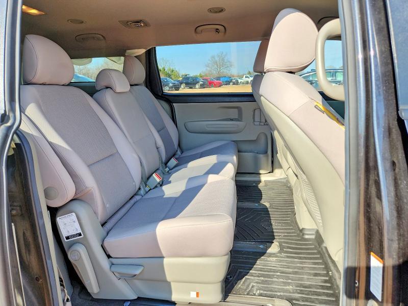 2019 KIA Sedona lx