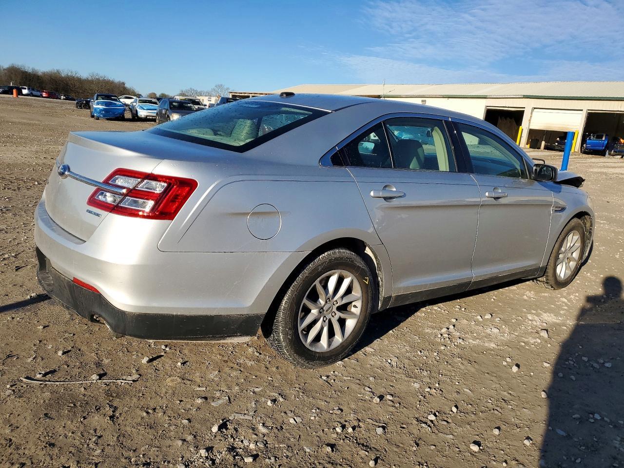 2013 Ford Taurus se