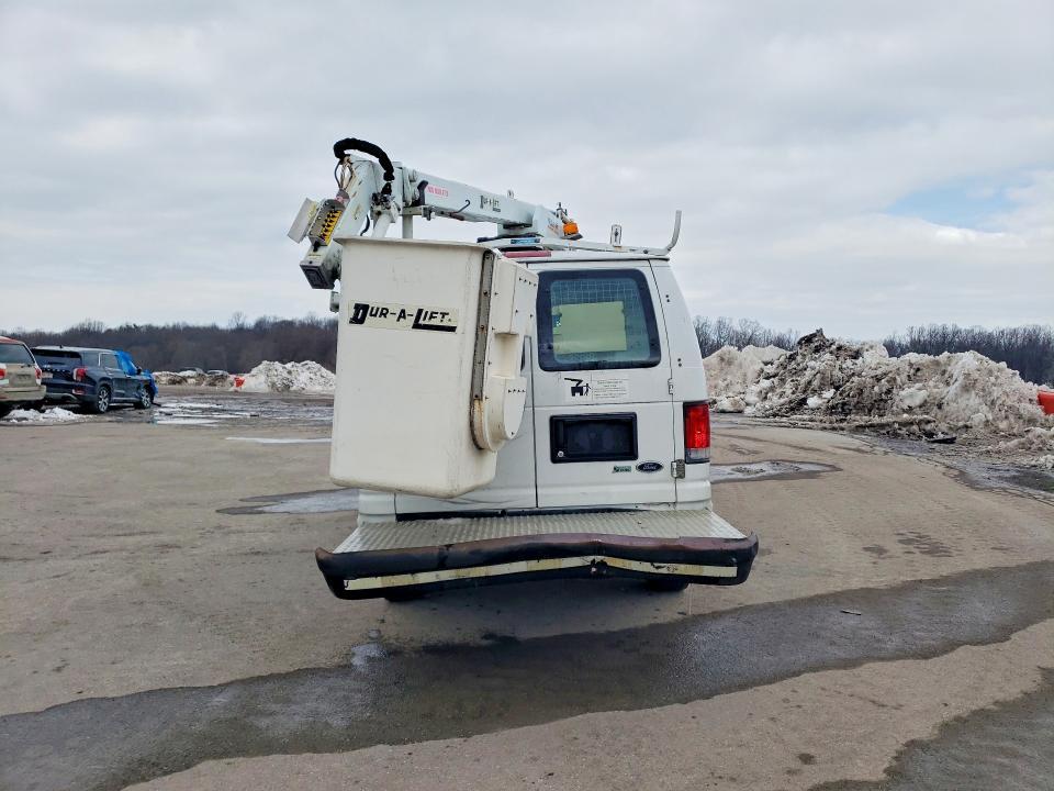 2014 Ford E350 van With Bucket Lift
