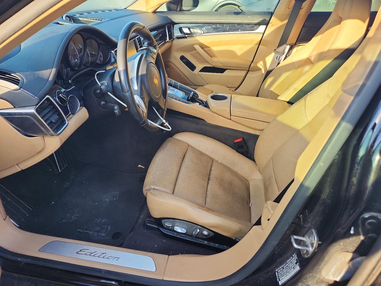2016 Porsche Panamera 2