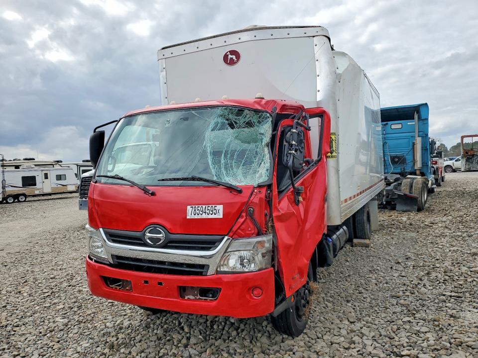 2019 Hino 195 box Truck