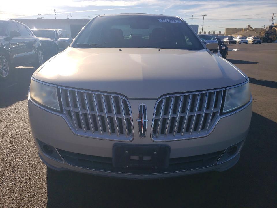 2010 Lincoln Townhouse MKZ