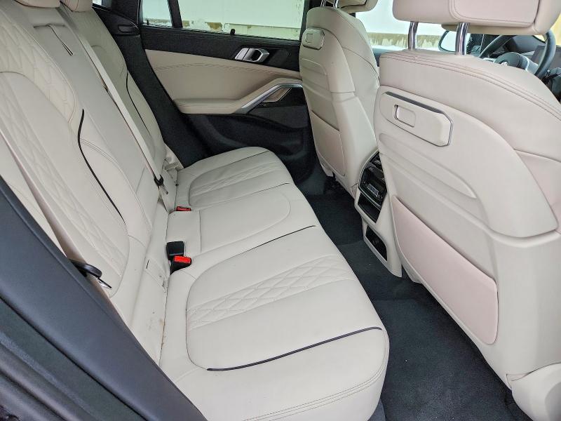 2025 BMW X6 Xdrive40i