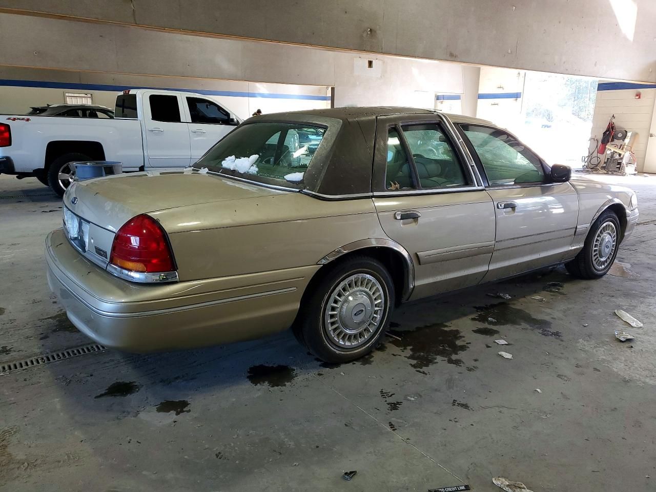 1999 Ford Crown Victoria