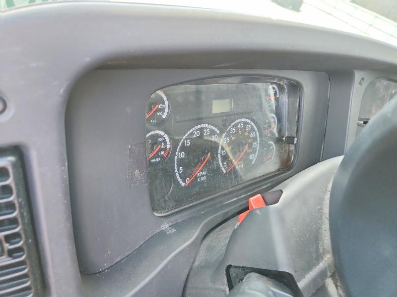 2015 Freightliner Business Class M2 BOX Truck