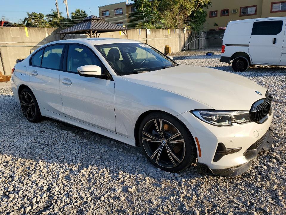 2022 BMW 330i