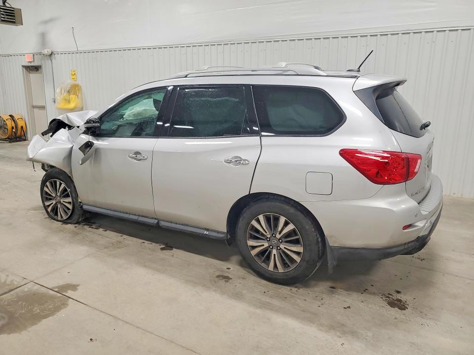 2017 Nissan Pathfinder sl