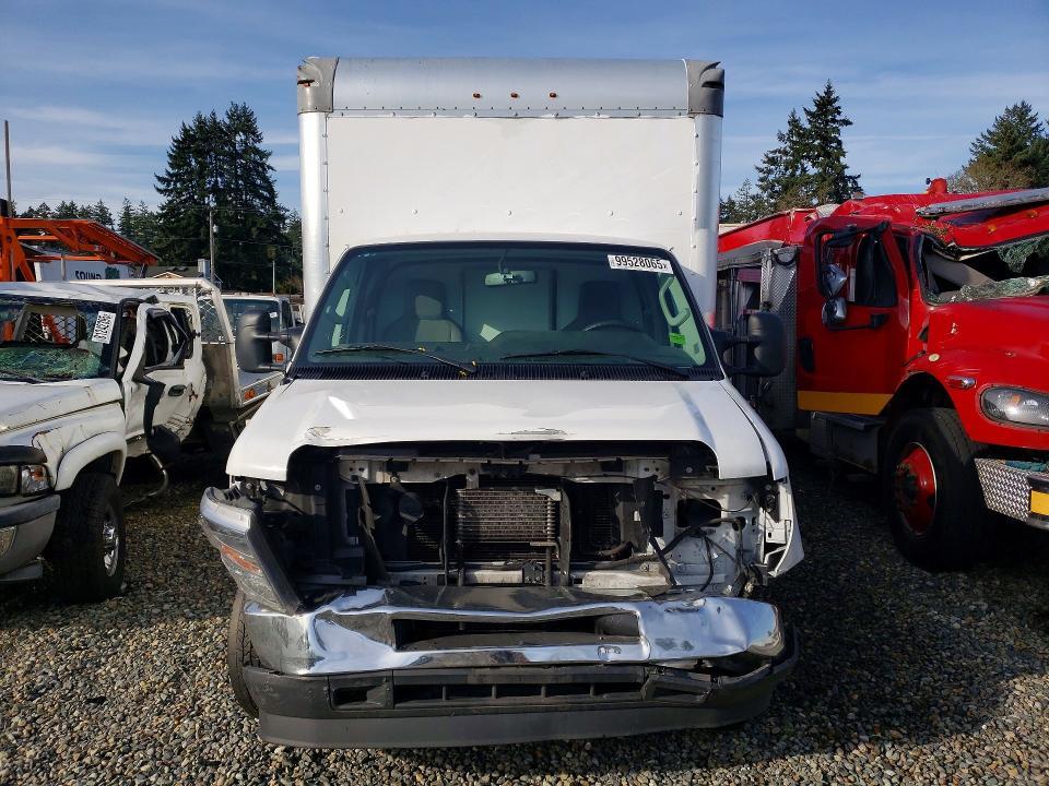 2022 Ford E450 box Truck