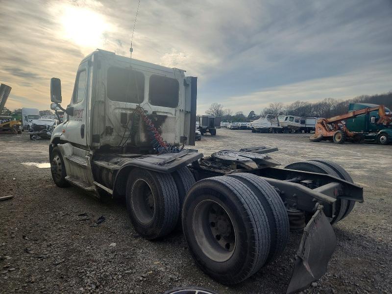 2016 Freightliner Cascadia 125 Semi Truck
