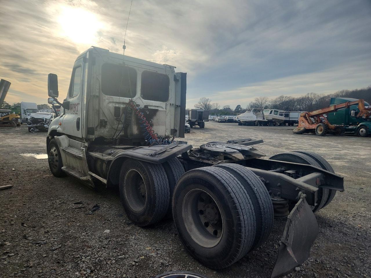 2016 Freightliner Cascadia 125 Semi Truck