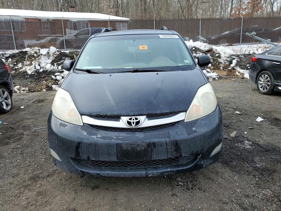 2008 Toyota Sienna xle