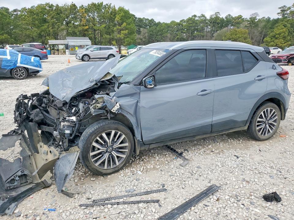 2021 Nissan Kicks sv