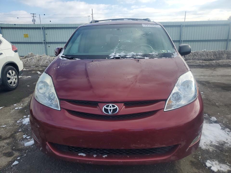 2006 Toyota Sienna xle 7 Passenger