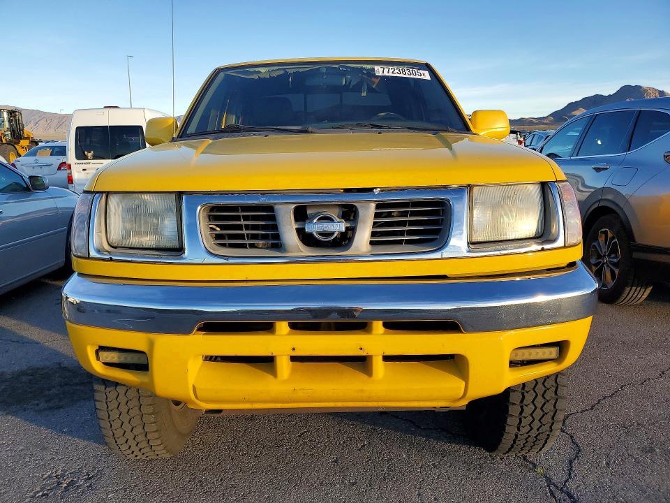 2000 Nissan Frontier xe