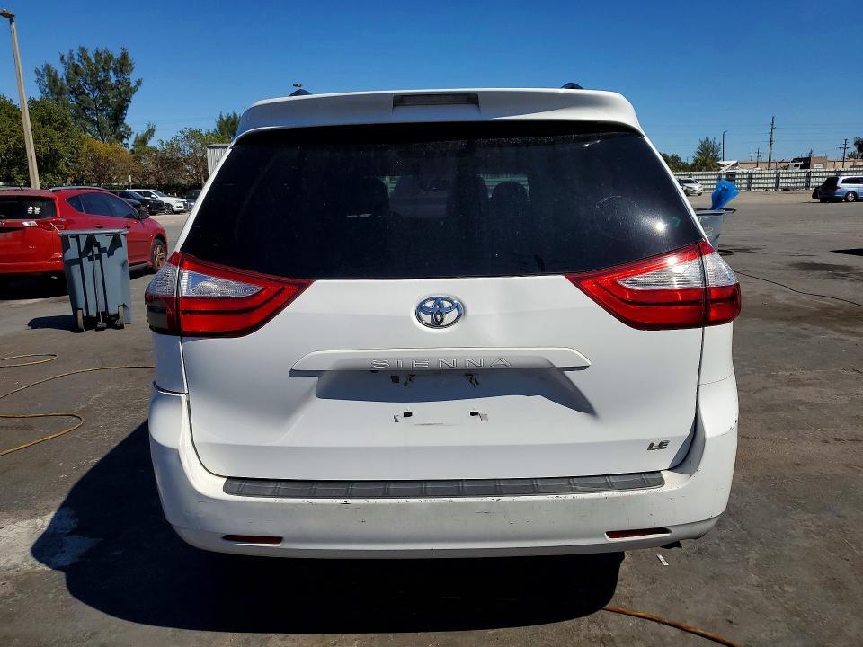 2017 Toyota Sienna le