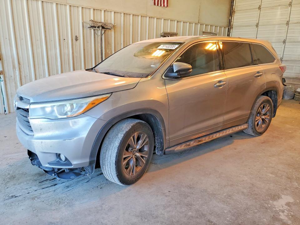 2016 Toyota Highlander le Plus
