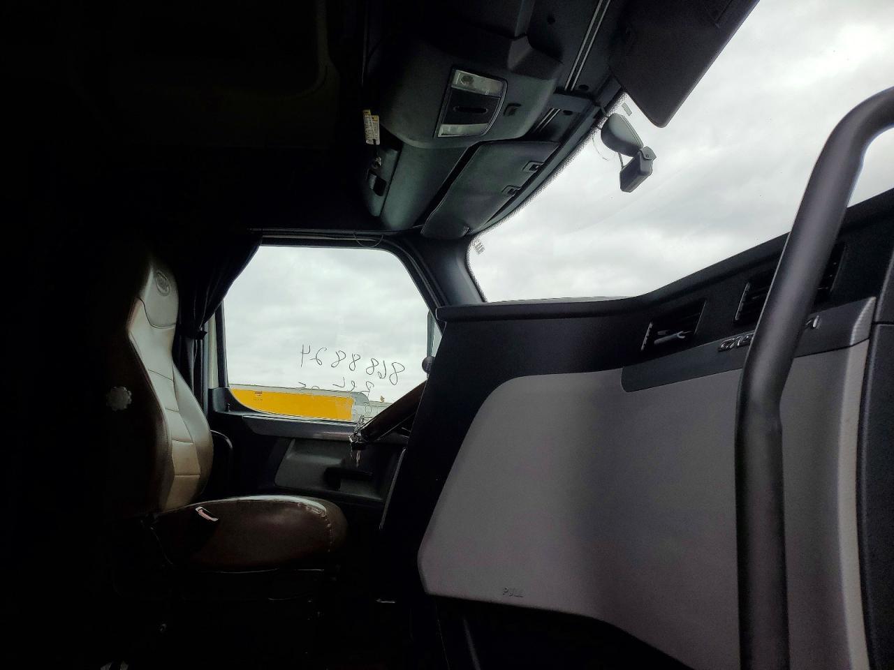 2019 Freigliner 2019 Freightliner Cascadia 116 Semi Truck