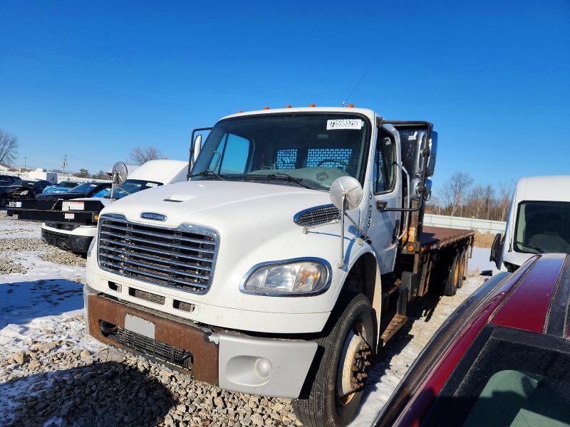2014 Freightliner Business Class M2 Flatbed Truck