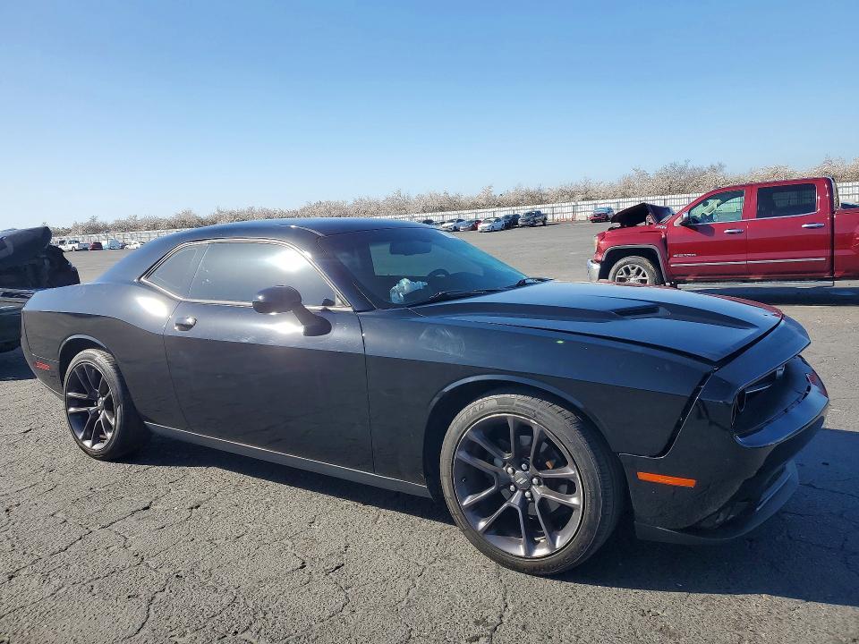 2016 Dodge Challenger sxt