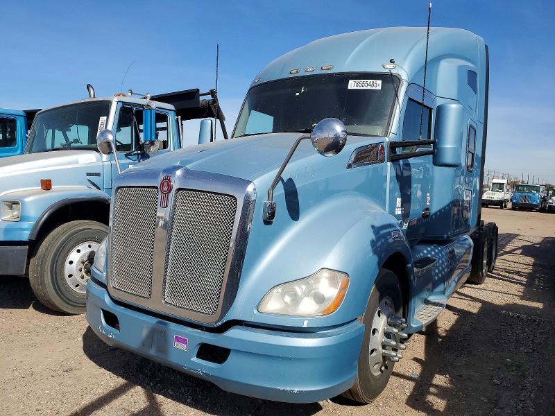 2015 Kenworth T680 Semi Truck
