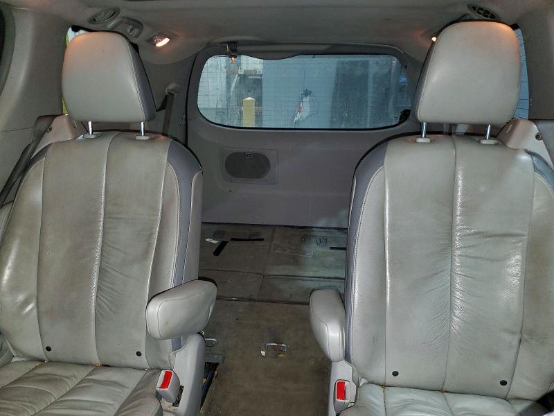 2012 Toyota Sienna xle