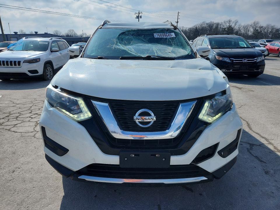 2017 Niss Rogue sv