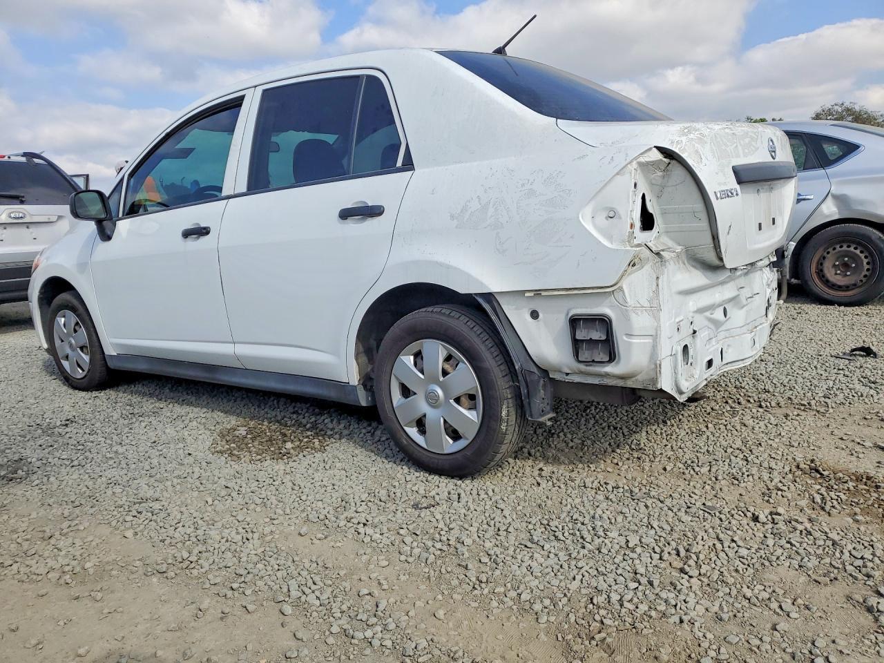 2010 Nissan Versa s