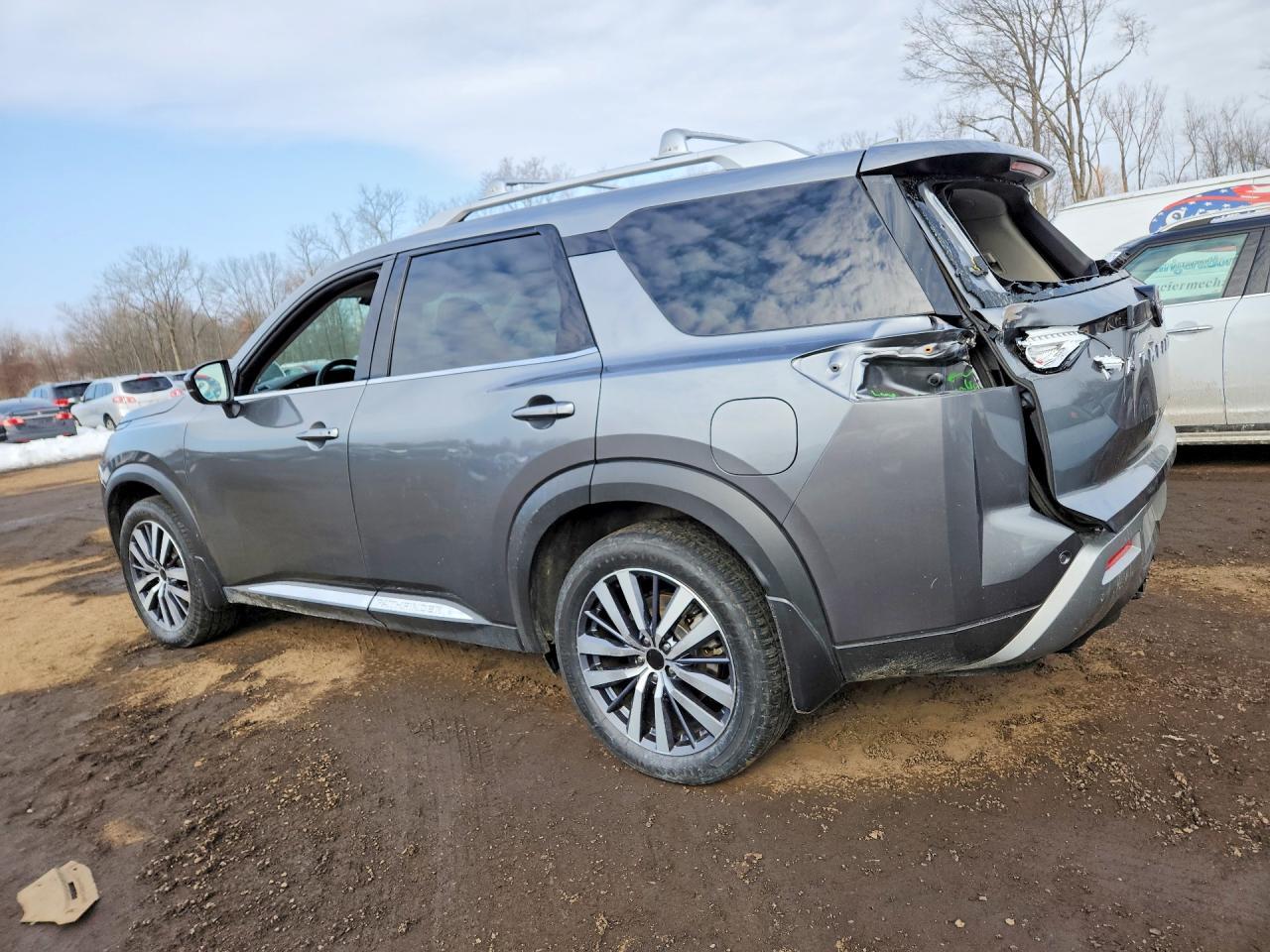 2022 Nissan Pathfinder Platinum