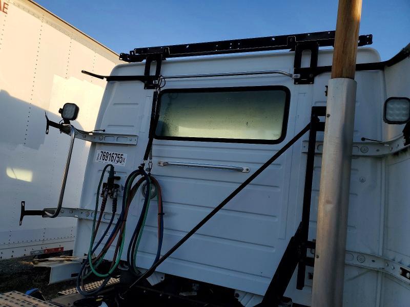 2020 Volv O VNR Semi Truck