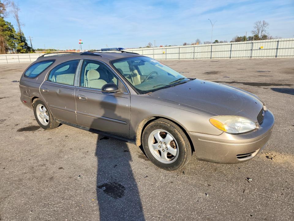 2005 Ford Taurus se
